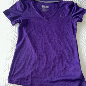 DRI-FIT Nike purple v-neck workout top (small)